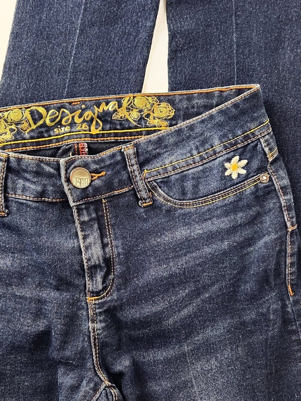 Desigual Exotic Jeans embroidered daisy dark wash blue Skinny sz 26 / XS/ 2